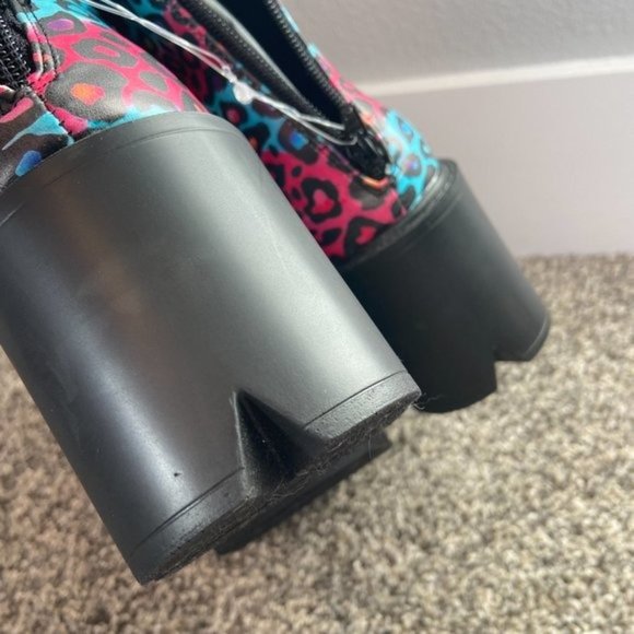 Bumper Unisex Faux Leather Cheetah Print Rave Platform Boots NEW Size 7.5 - Picture 10 of 15